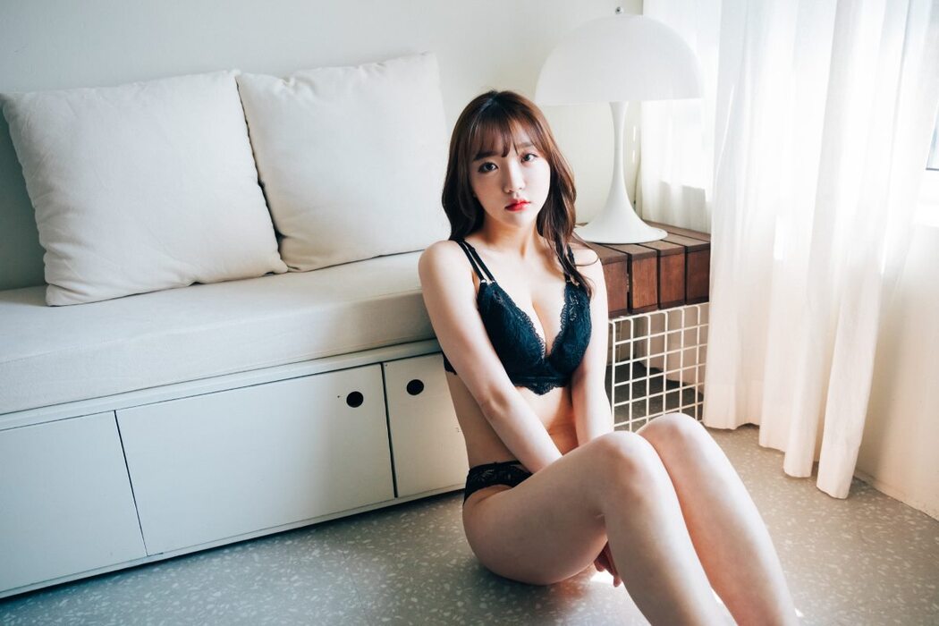 Loozy Maximum Vol.1 – Son Ye-Eun 손예은