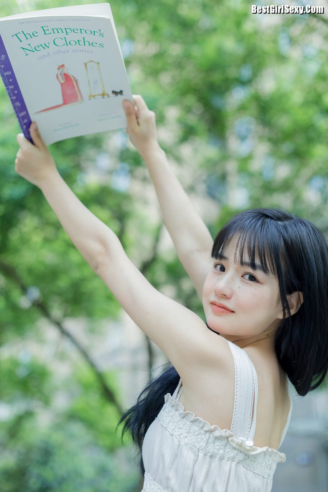 YiTuYu艺图语 Vol.4045 Xiao Yi Mei Mei Cute