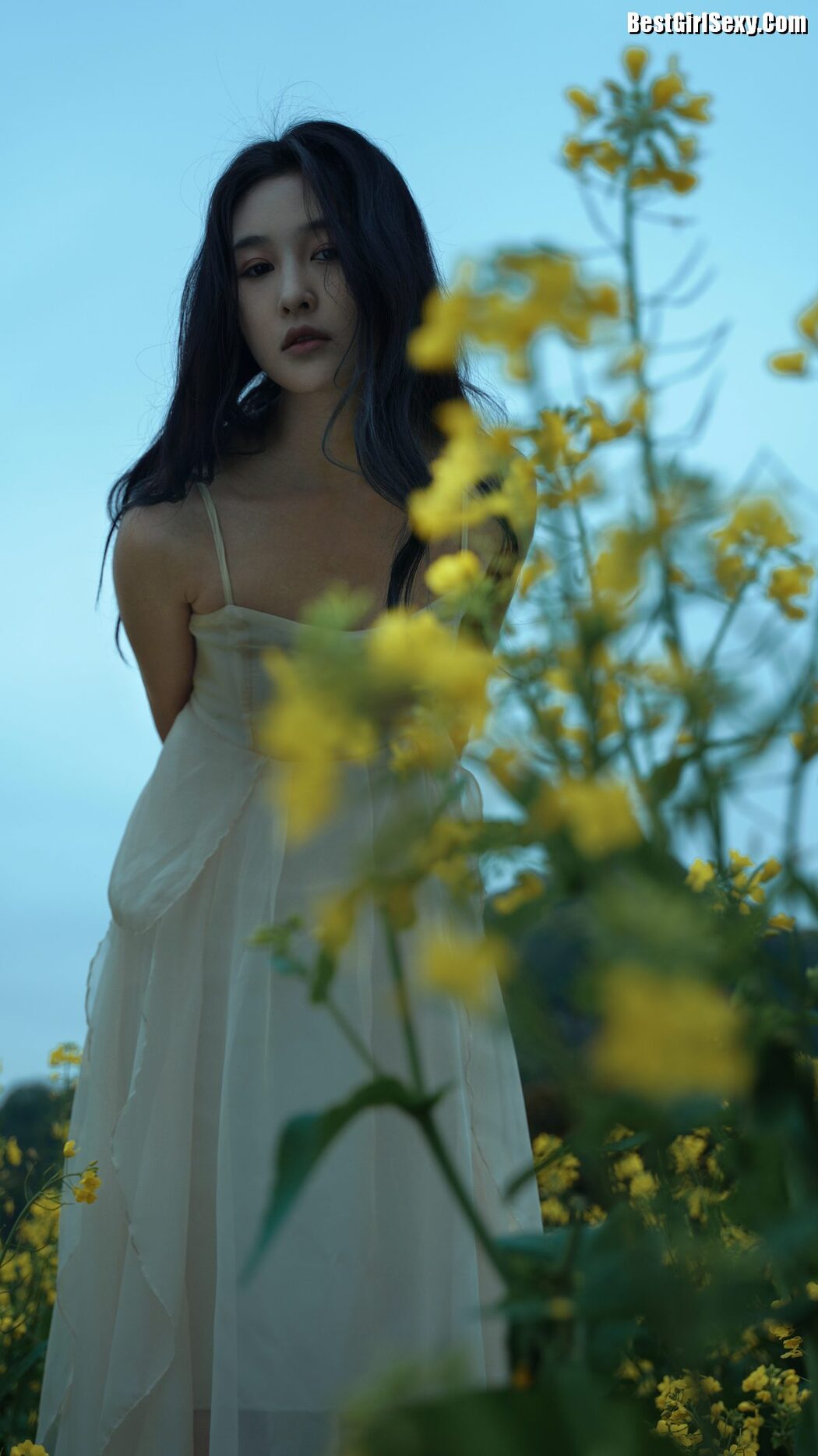 YiTuYu艺图语 Vol.4033 Ai Tan Xian De Xia Shang Zhou