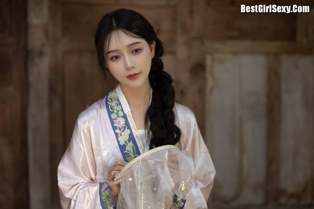 YiTuYu艺图语 Vol.4050 Su Mei Zai Lu Shang