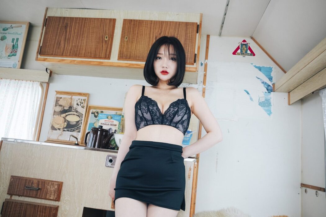 Loozy Officegirls Vacation Vol.2 Son Ye-Eun 손예은