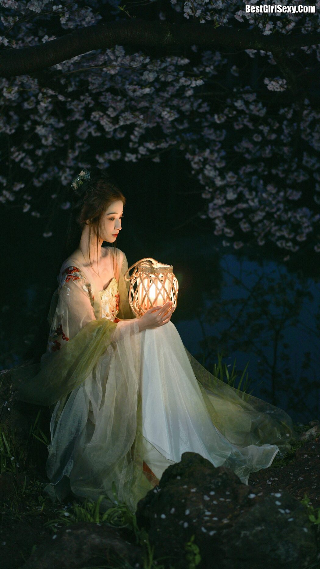 YiTuYu艺图语 Vol.4025 Shu Li