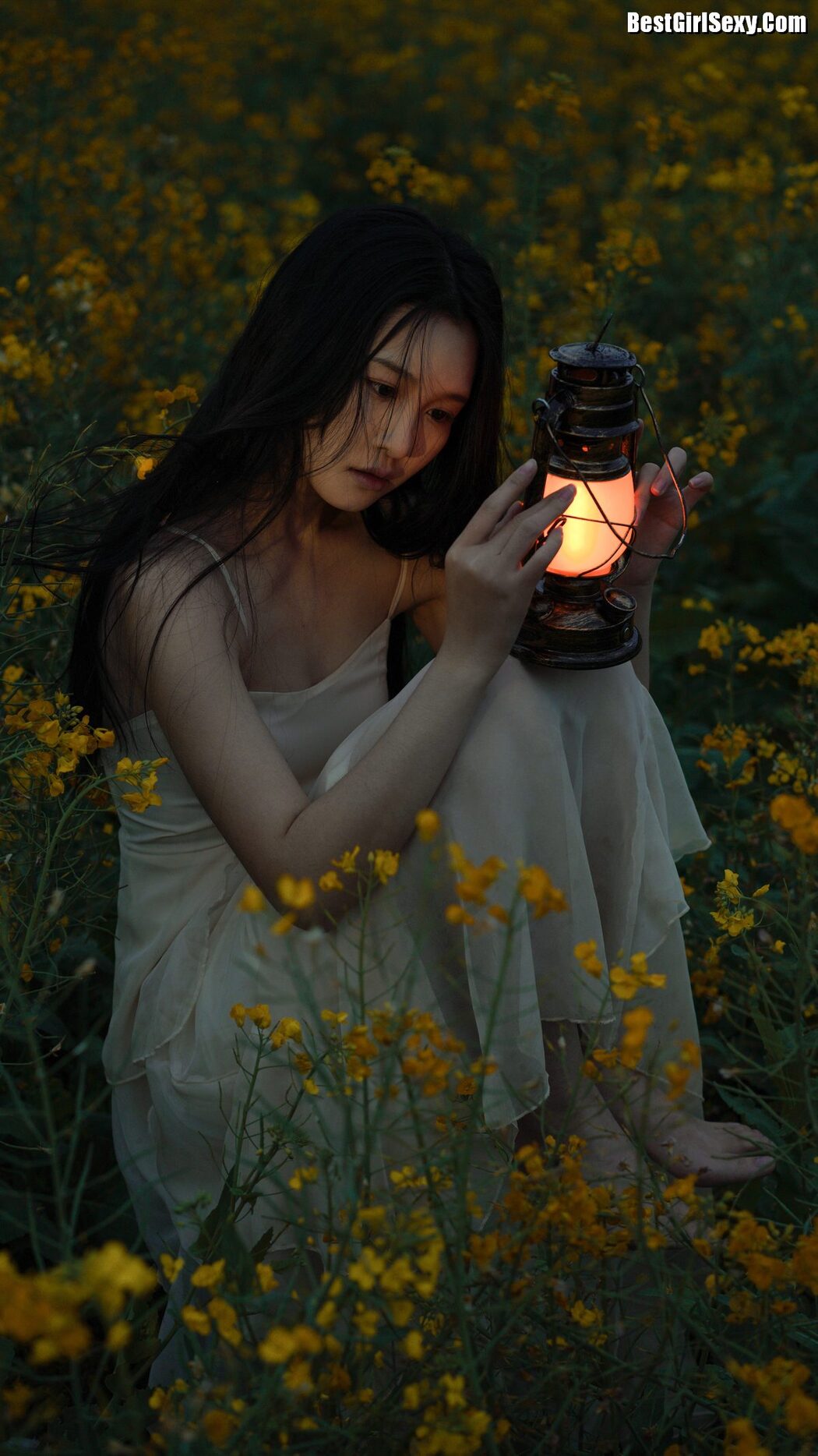 YiTuYu艺图语 Vol.4033 Ai Tan Xian De Xia Shang Zhou