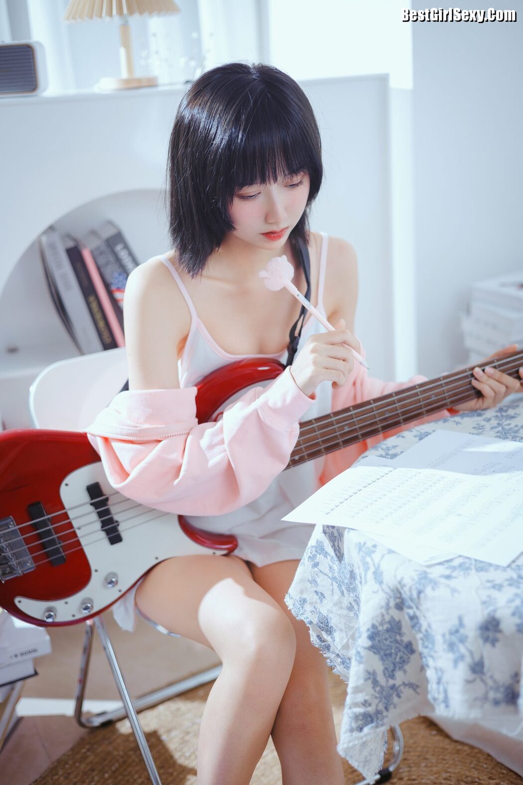 YiTuYu艺图语 Vol.4020 Mu Mian Mian VWV