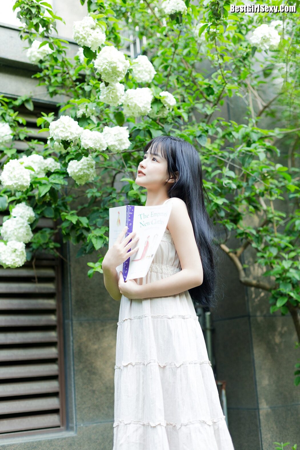 YiTuYu艺图语 Vol.4045 Xiao Yi Mei Mei Cute