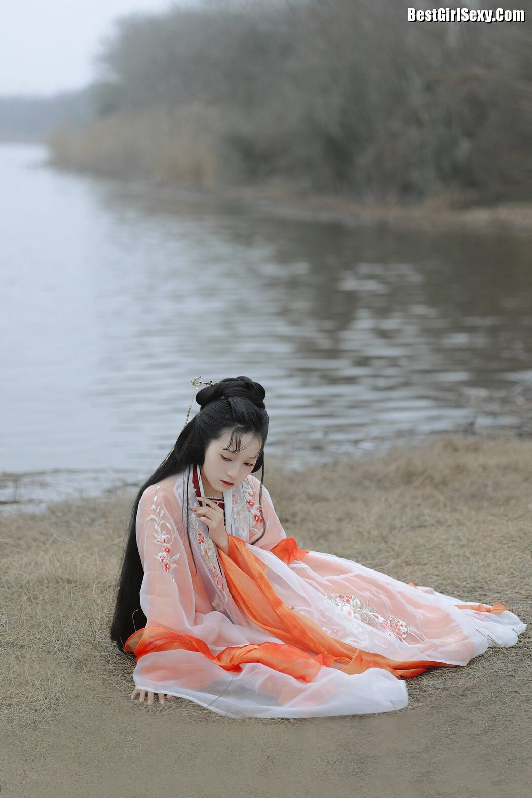 YiTuYu艺图语 Vol.4048 Jun Yin Lan
