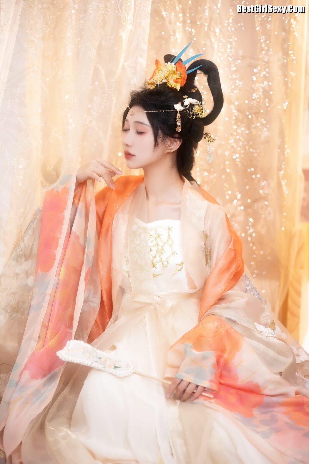 YiTuYu艺图语 Vol.4005 Qi Luo Sheng De Xiao Su Su