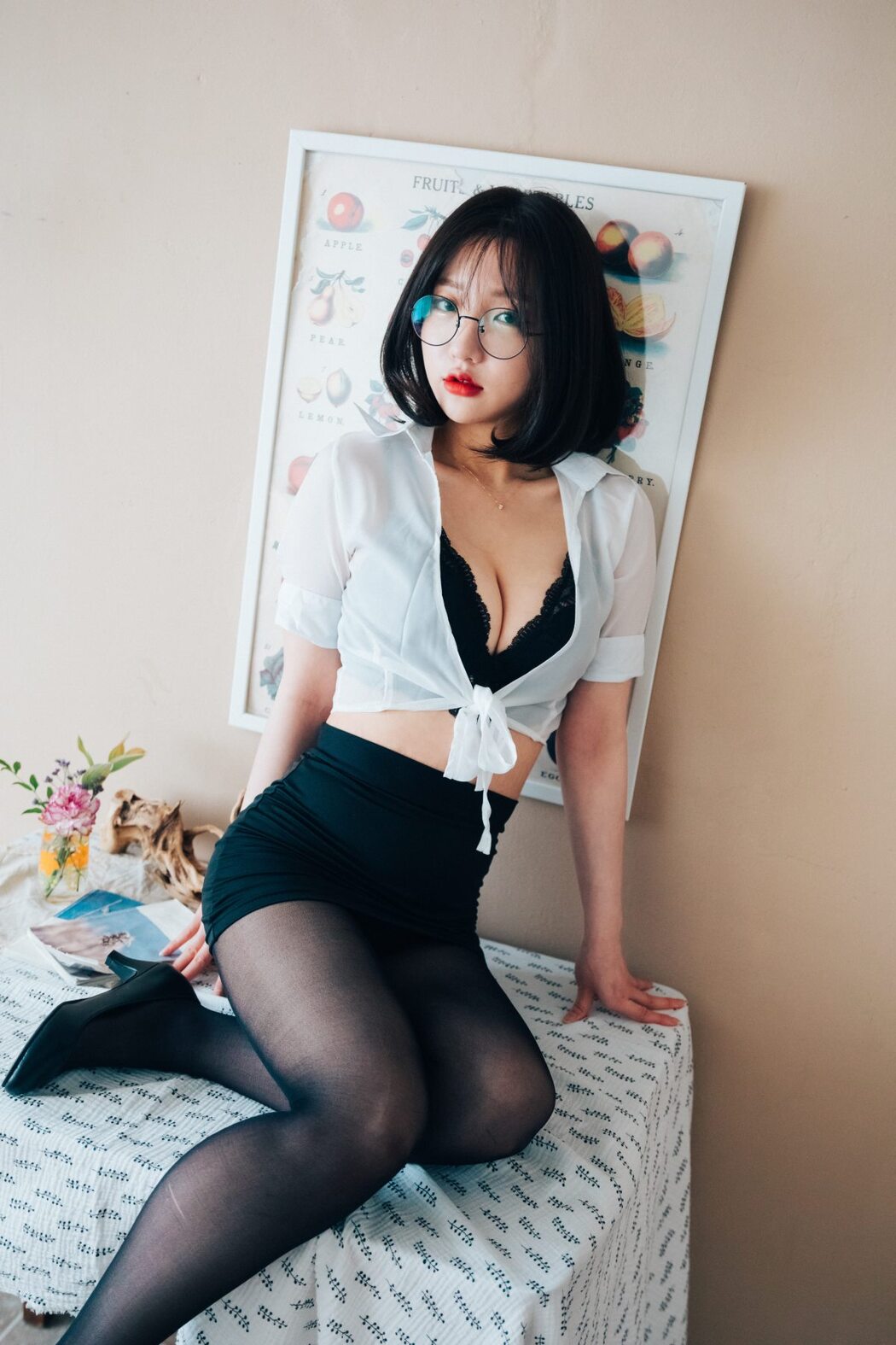 Loozy Officegirls Vacation Vol.1 Son Ye-Eun 손예은