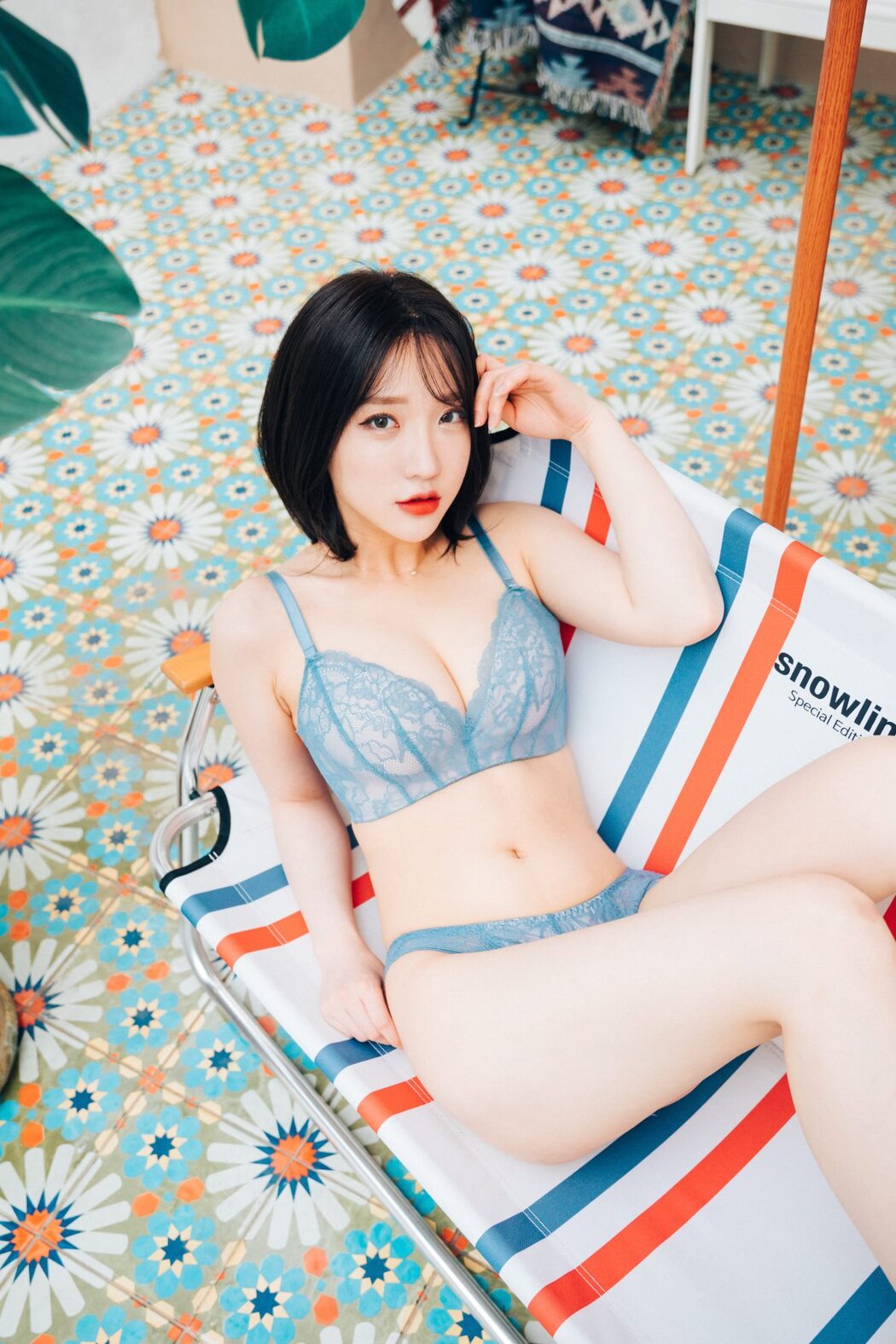 Loozy Summer Caravan – Son Ye-Eun 손예은