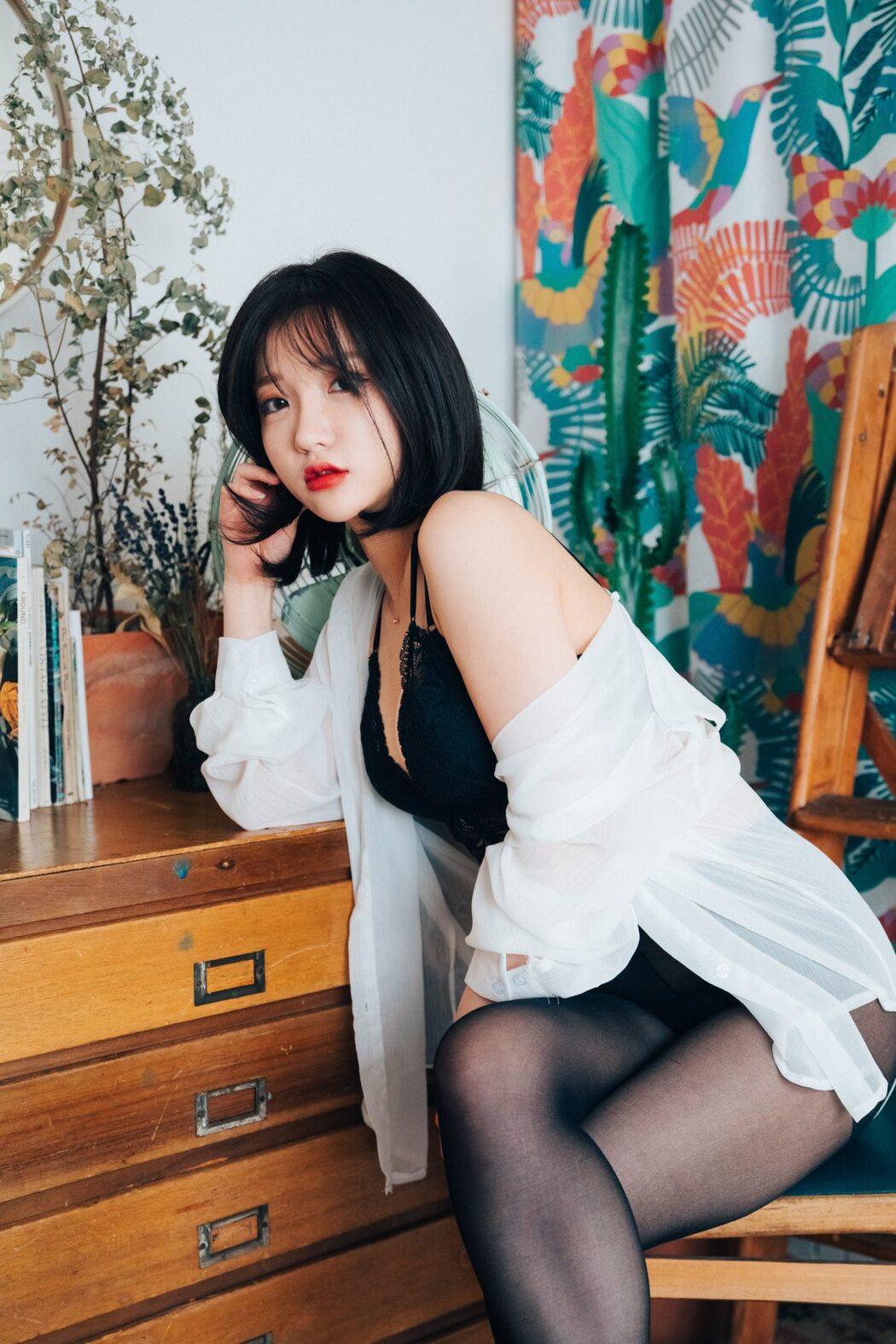 Loozy Officegirls Vacation Vol.1 Son Ye-Eun 손예은