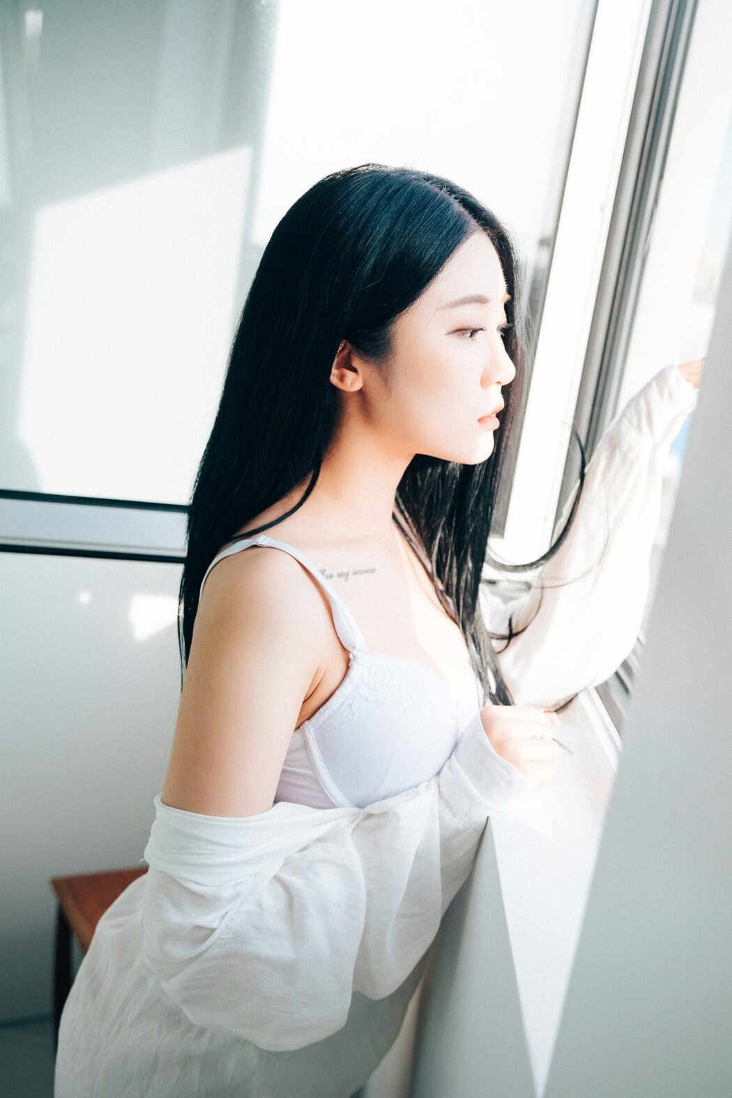 Loozy Bomi 보미 – The Undress