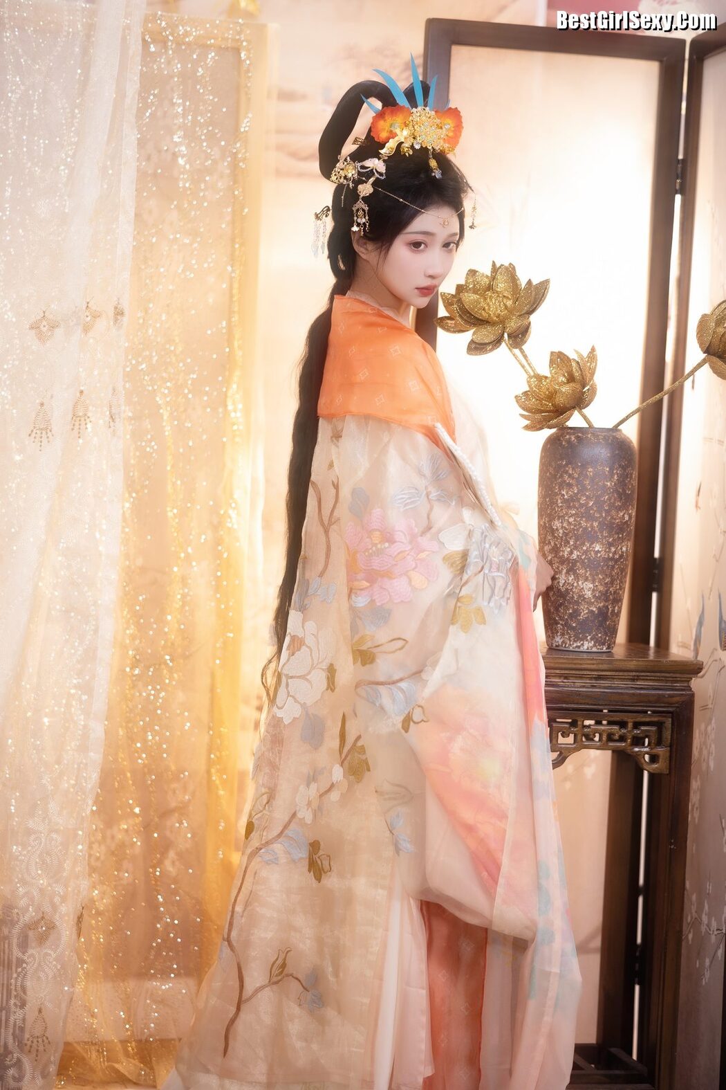 YiTuYu艺图语 Vol.4005 Qi Luo Sheng De Xiao Su Su