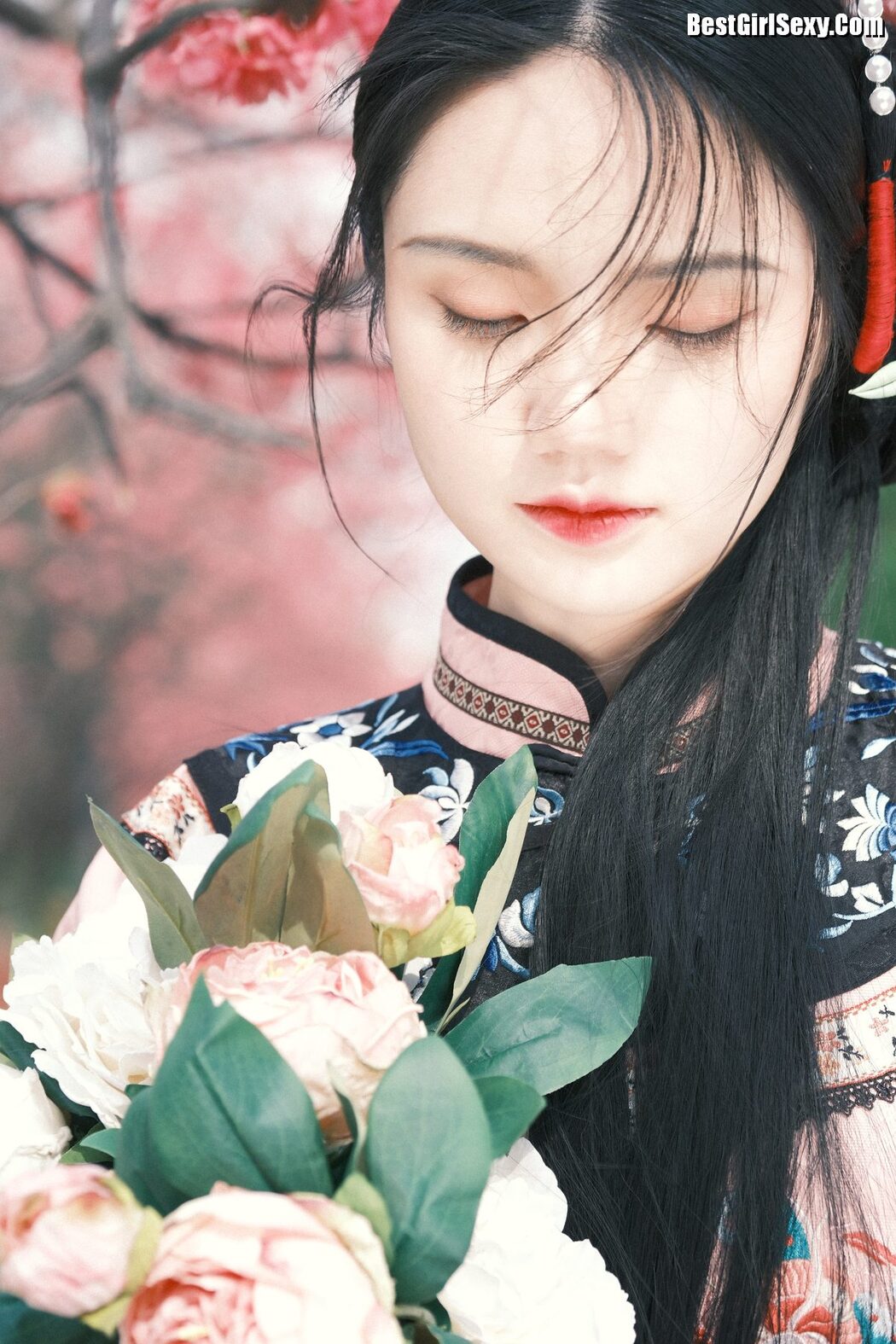 YiTuYu艺图语 Vol.4001 Tachibana Gan