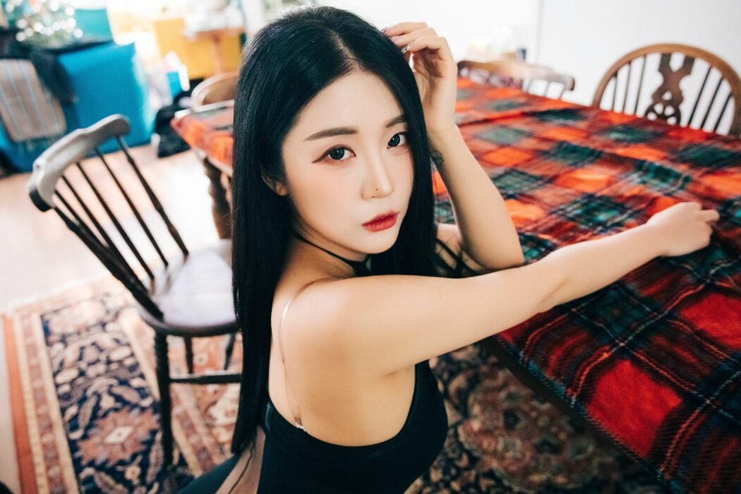 Loozy Bomi 보미 – Your own fantasy B