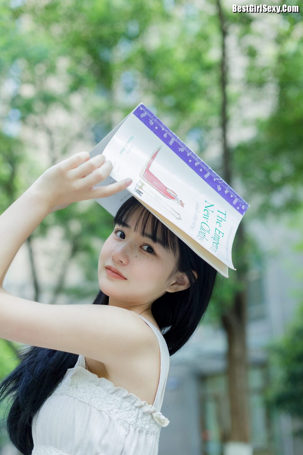 YiTuYu艺图语 Vol.4045 Xiao Yi Mei Mei Cute