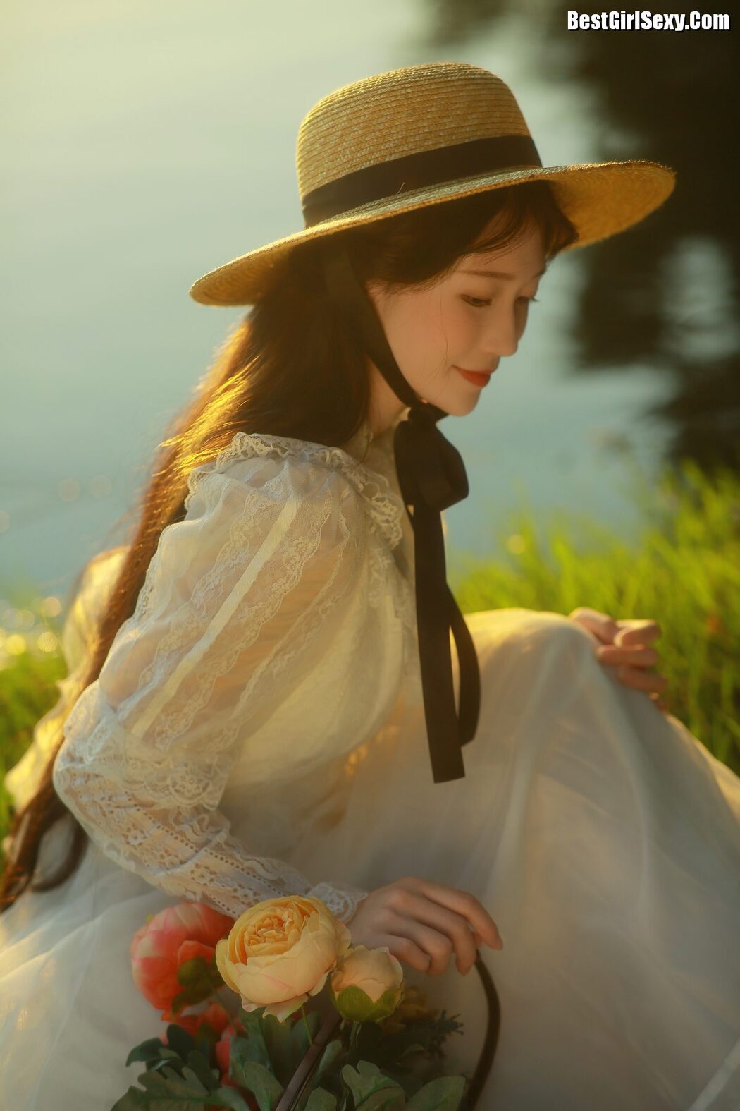 YiTuYu艺图语 Vol.4053 Liu Liu Yang Liu Liu