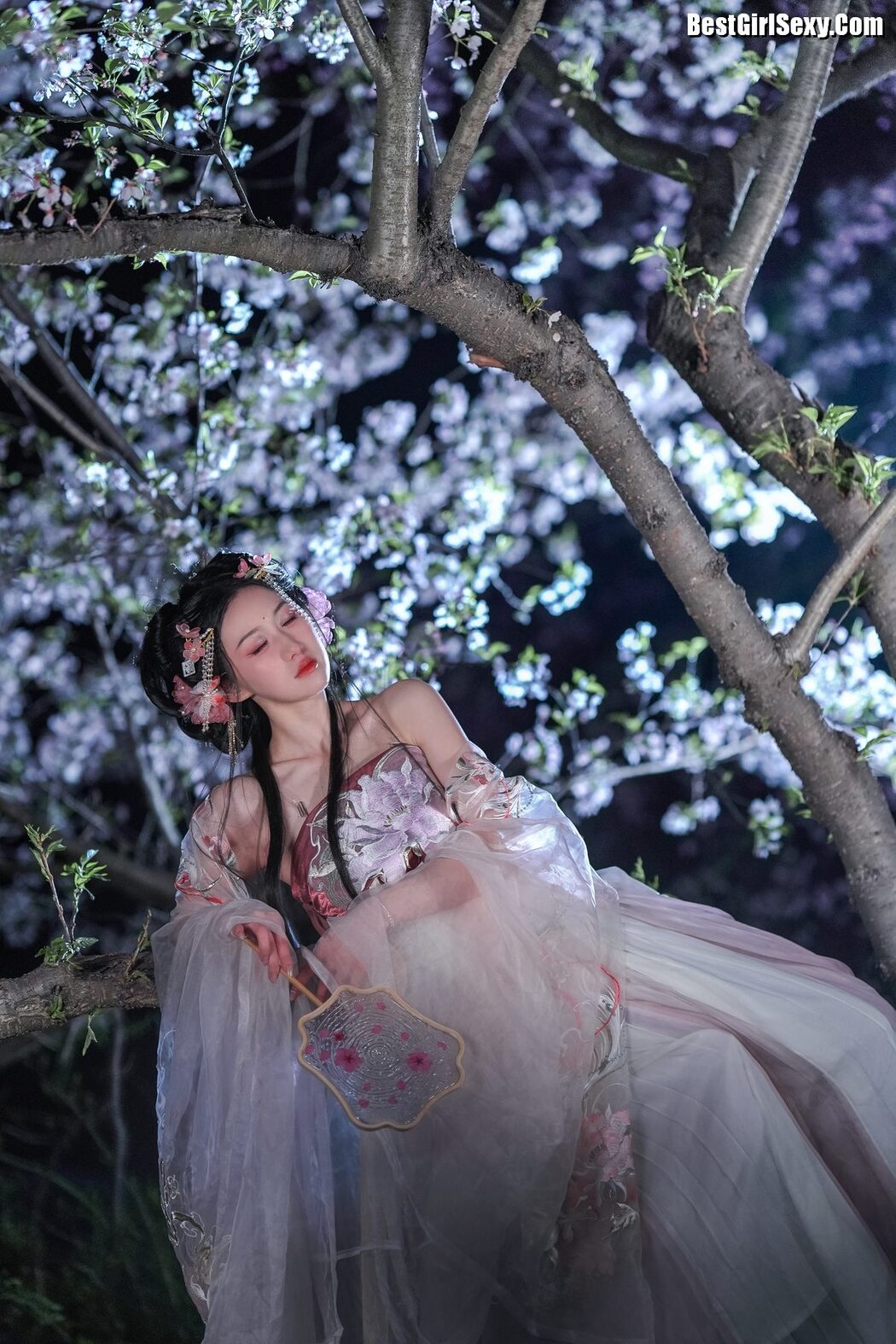 YiTuYu艺图语 Vol.4019 Jiao Jiao