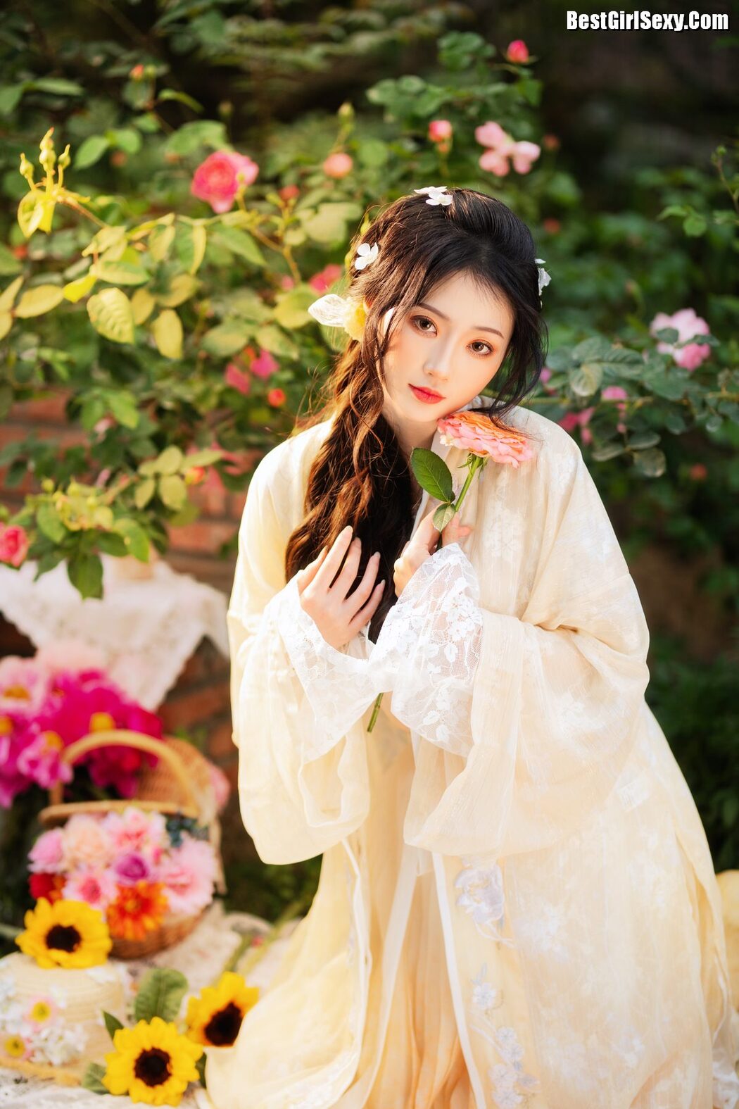 YiTuYu艺图语 Vol.4063 Liu Liu Yang Liu Liu