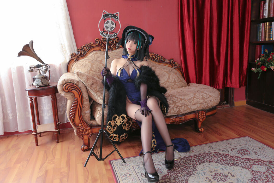 Coser@魅瞳Meroko – 魅瞳柴郡旗袍