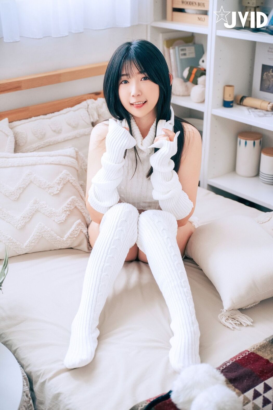 JVID Rou Bao Mini 肉包Mini – 沈迷色色の可愛女友-肉包 性欲高漲 發情自慰色誘男友 近距離特寫美鮑 Part2