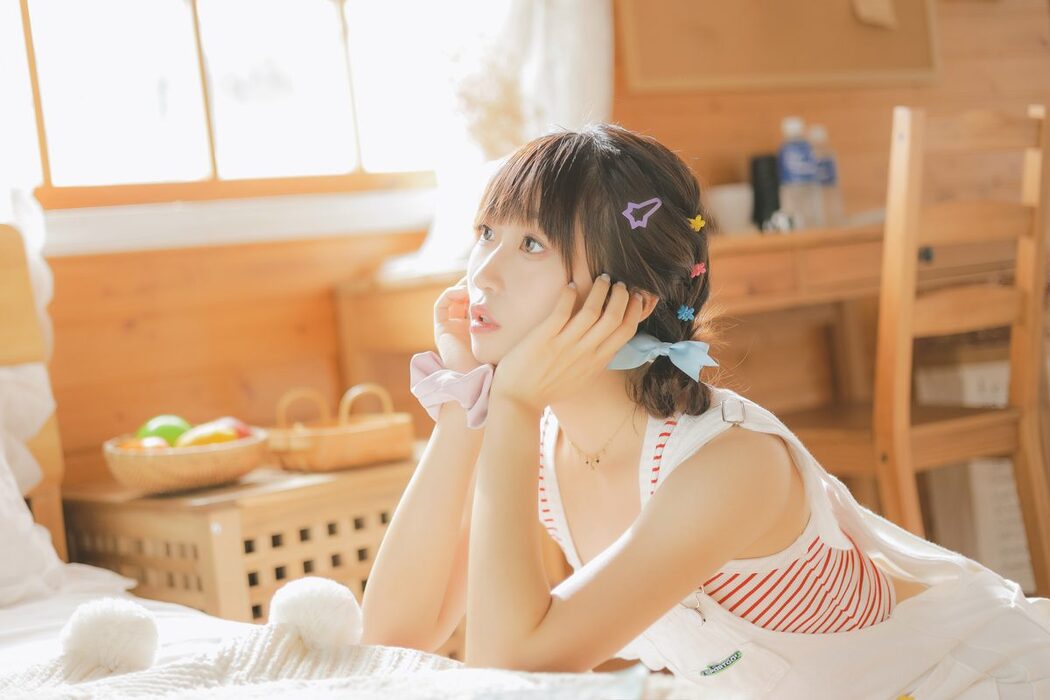YiTuYu艺图语 Vol.4233 Li Zi Anne