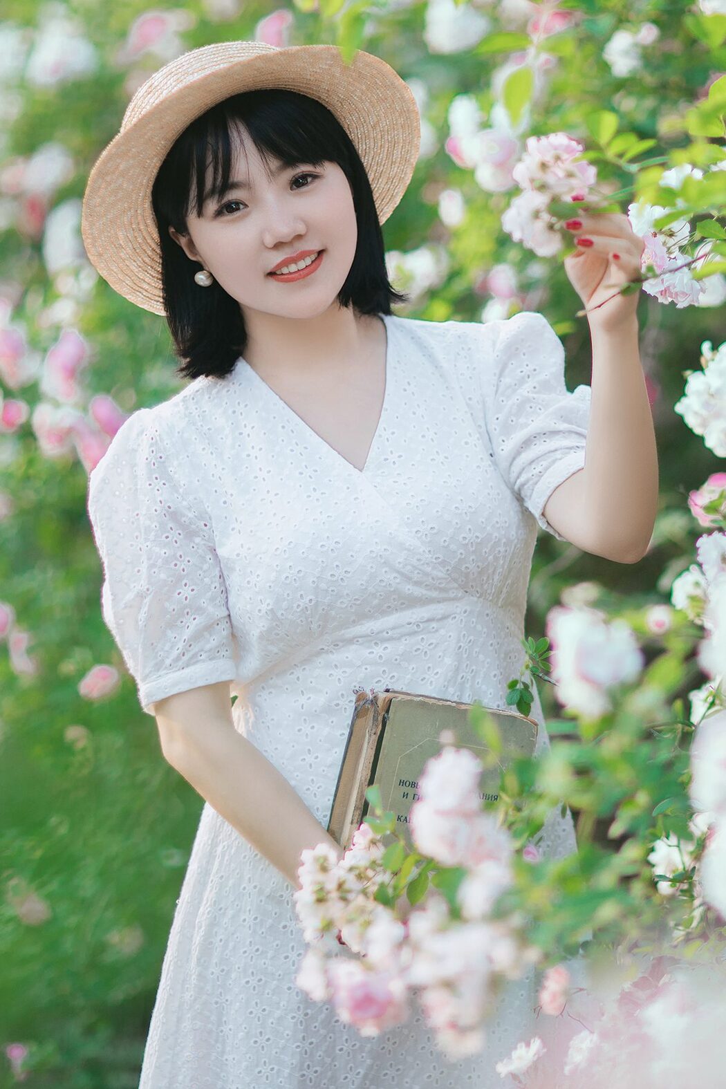 YiTuYu艺图语 Vol.4300 Dong Qin Cover Photo