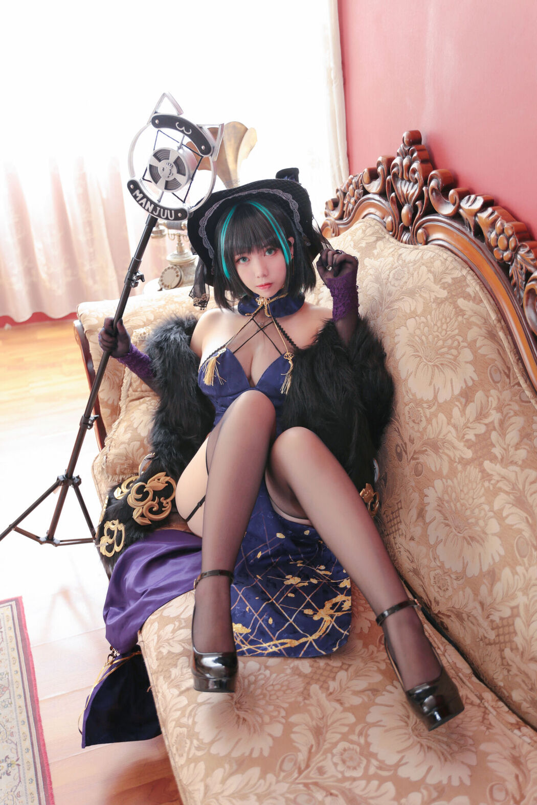 Coser@魅瞳Meroko – 魅瞳柴郡旗袍