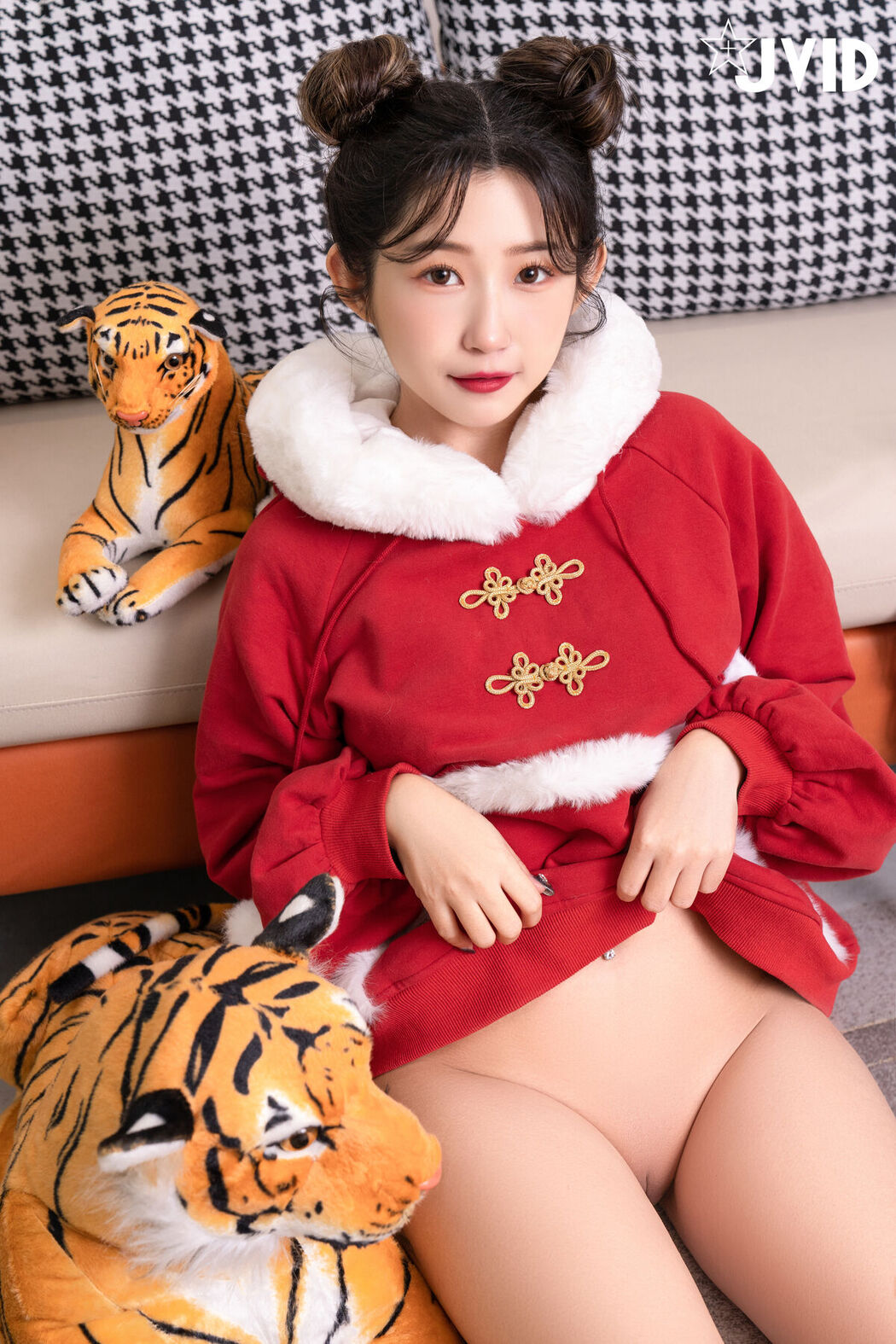 JVID Rou Bao Mini 肉包Mini – 肉包子打虎 淫新春 謹賀新年 粉嫩露鮑稀有尺度下空隱藏版月刊賀歲收錄 Part1