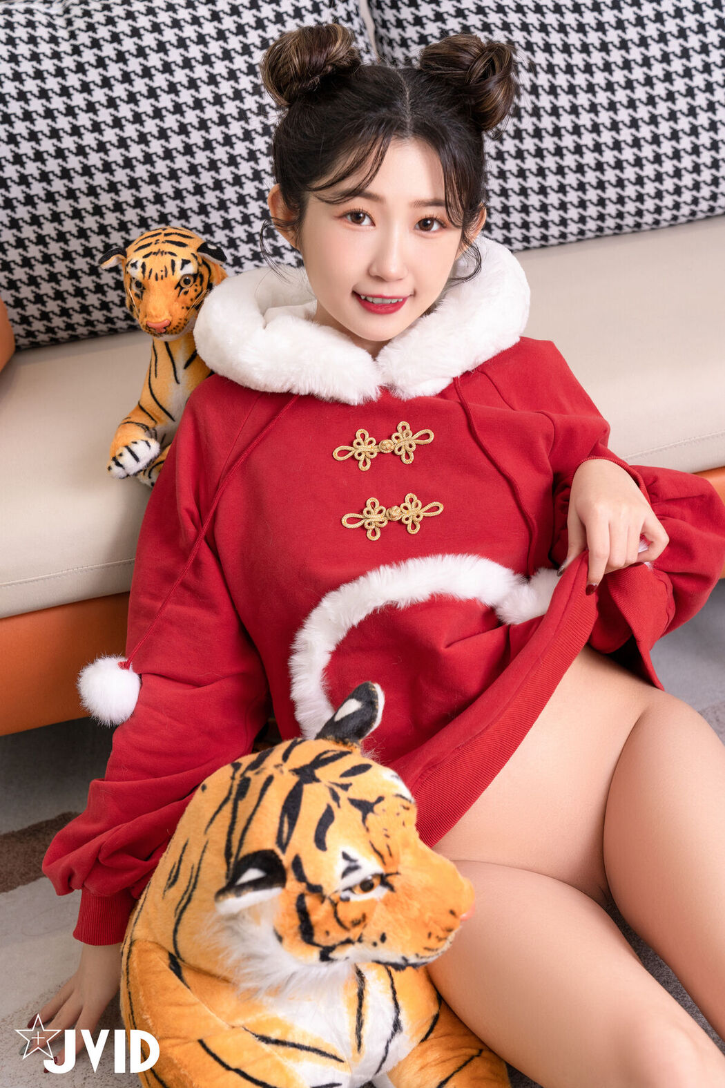 JVID Rou Bao Mini 肉包Mini – 肉包子打虎 淫新春 謹賀新年 粉嫩露鮑稀有尺度下空隱藏版月刊賀歲收錄 Part1