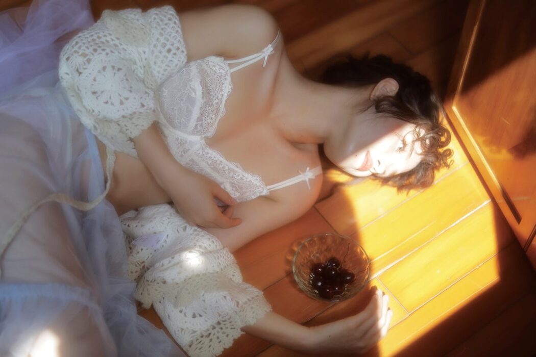 YiTuYu艺图语 Vol.4254 Xia Shi Ha Ha Jiang