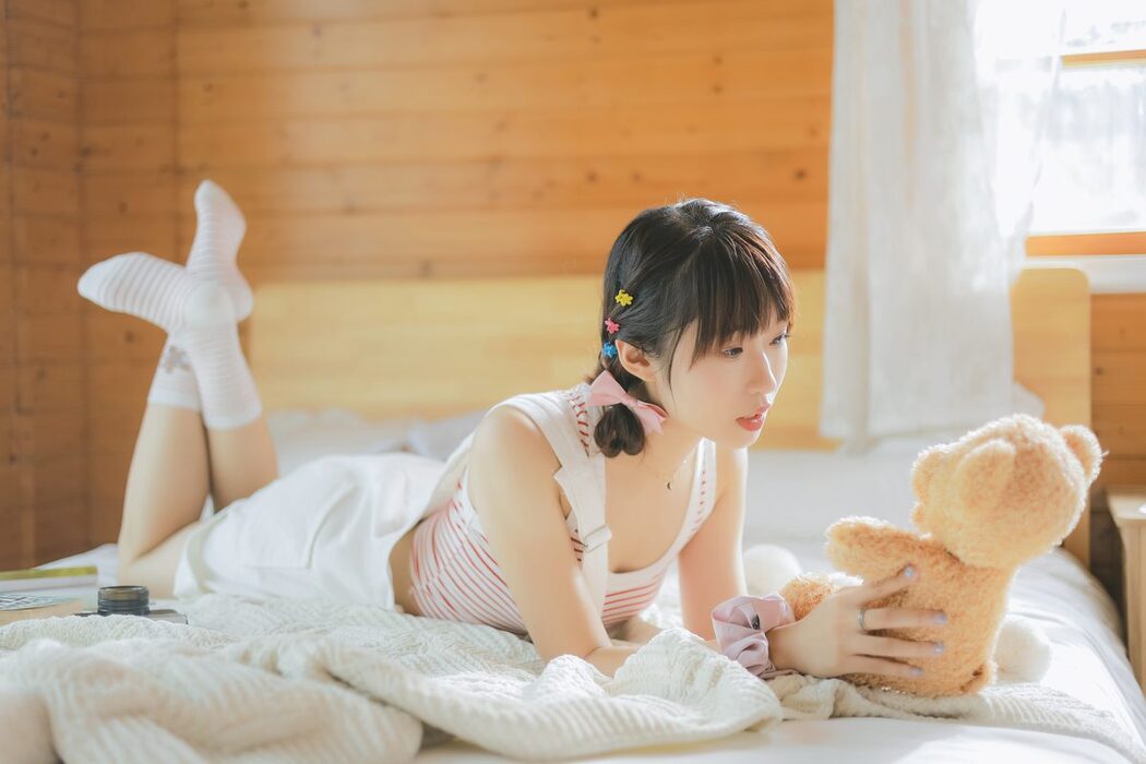 YiTuYu艺图语 Vol.4233 Li Zi Anne
