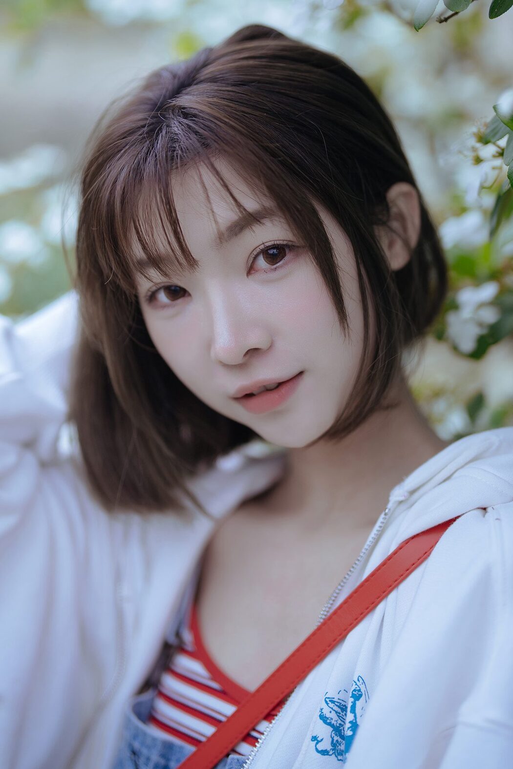 YiTuYu艺图语 Vol.4243 Qi Qi Cover Photo