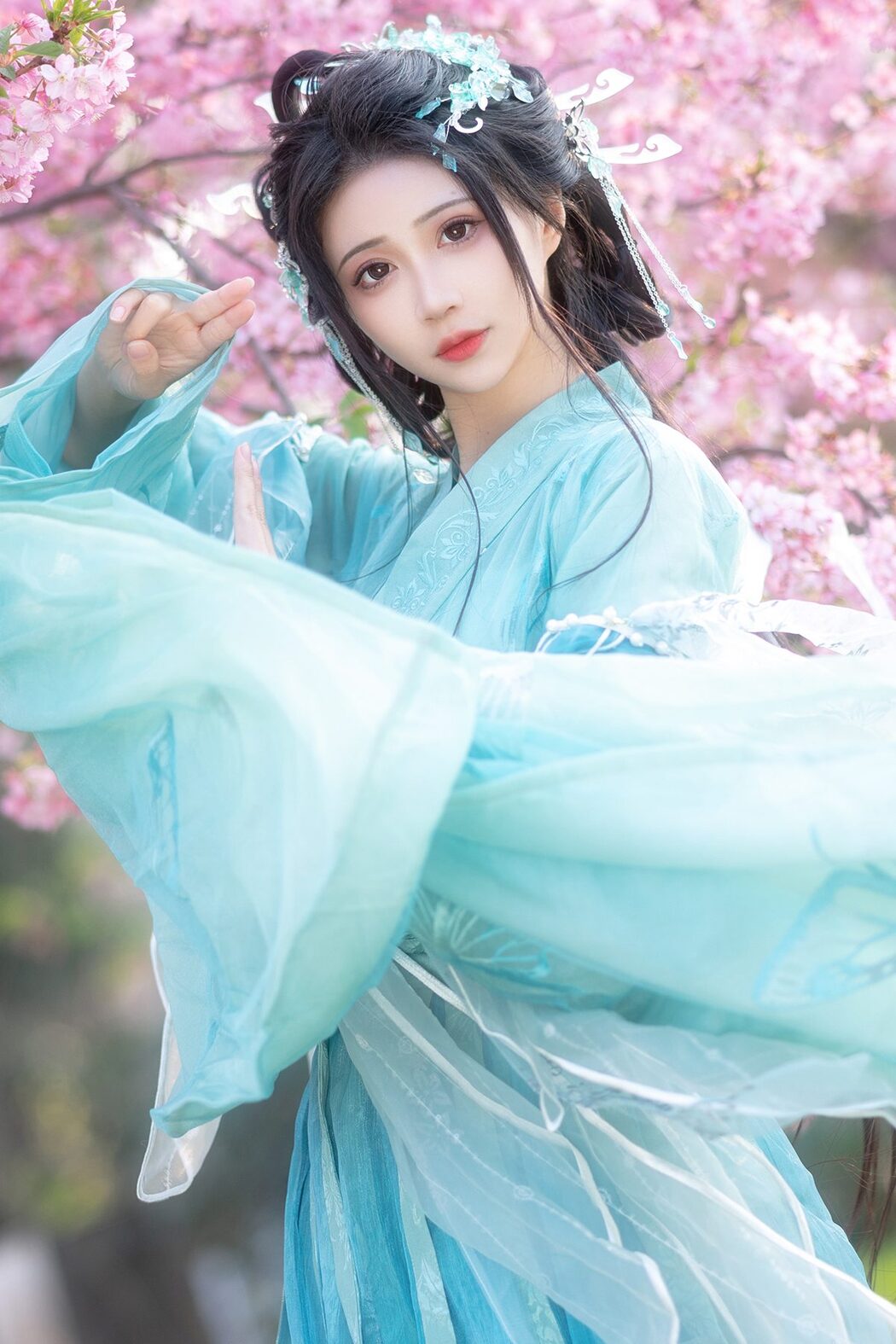 YiTuYu艺图语 Vol.4212 Qi Luo Sheng De Xiao Su Su Cover Photo