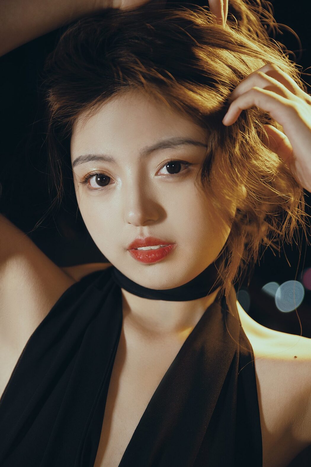 YiTuYu艺图语 Vol.4355 Chong Chong Die Die Cover Photo