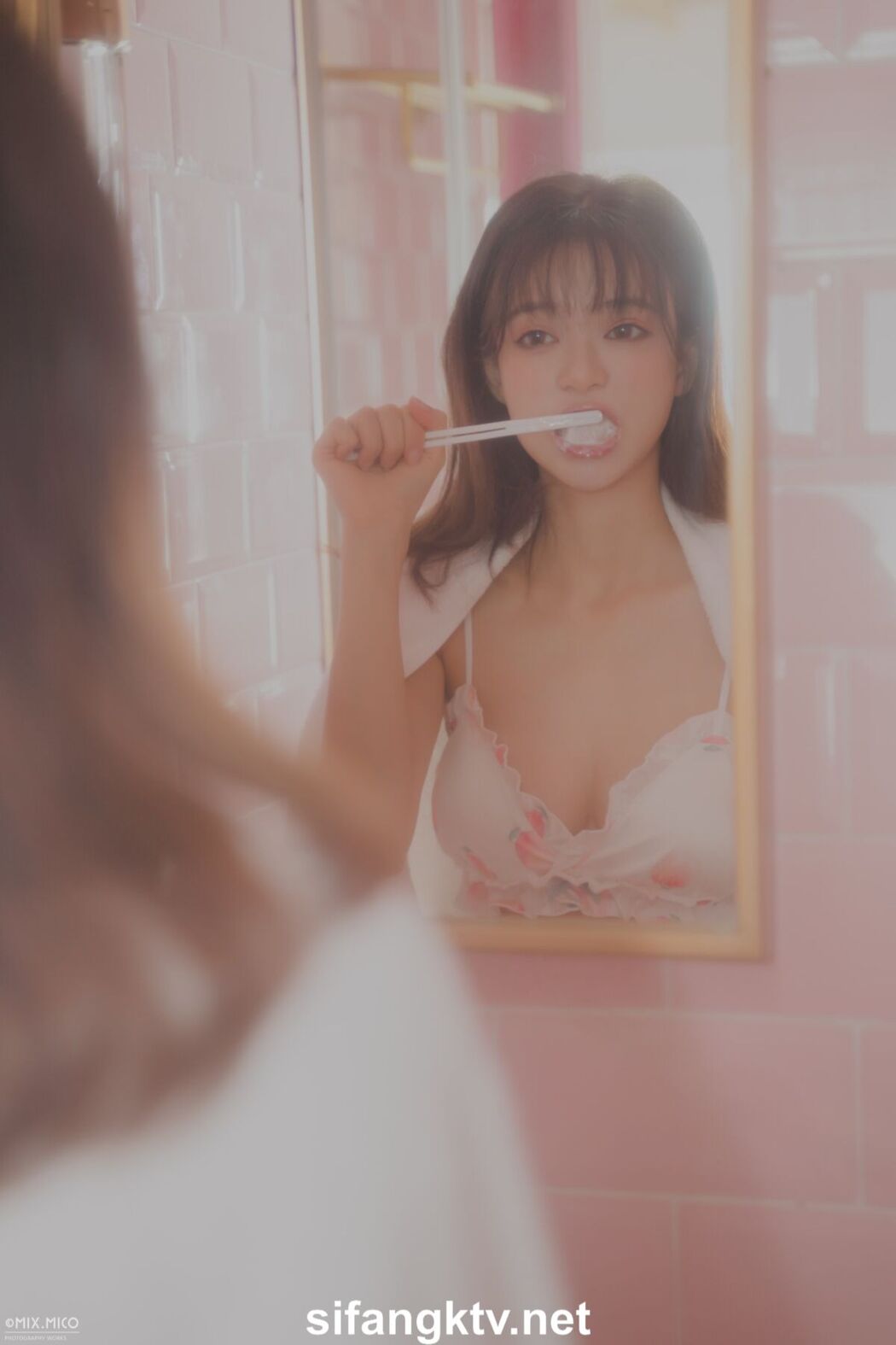 ZERO And WXM And IES And Ai Xi 艾昔 – 极品粉木耳福利姬尺度写真四套集合 Part2