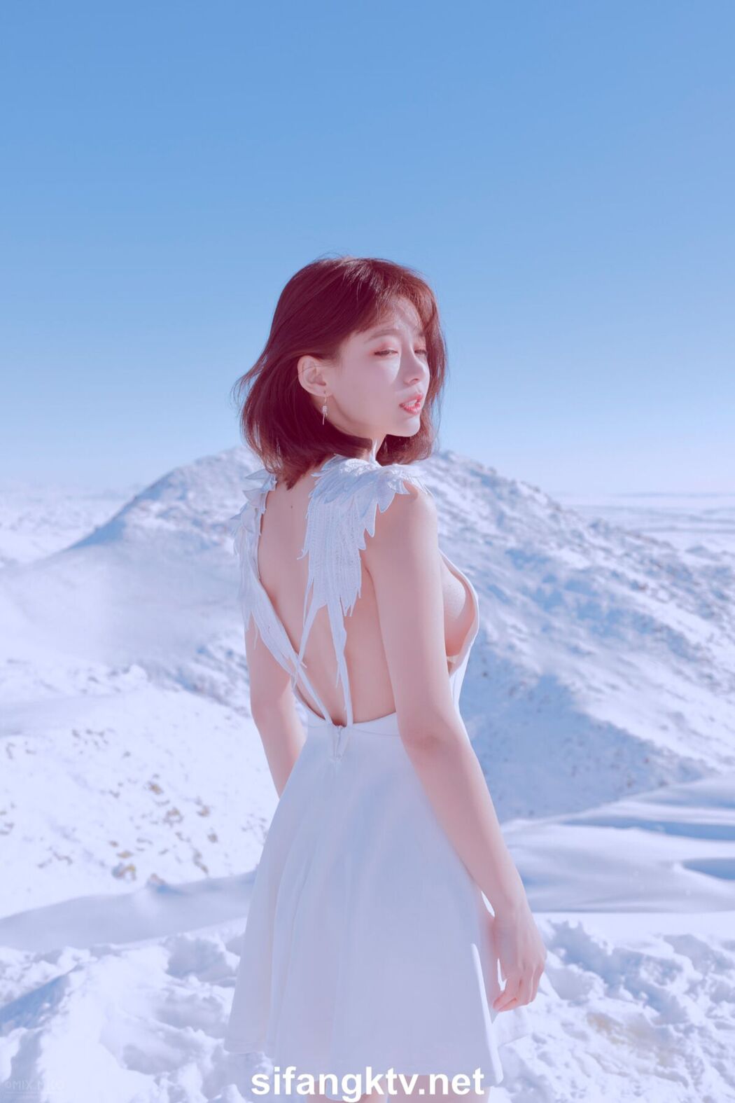 ZERO And WXM And IES And Ai Xi 艾昔 – 极品粉木耳福利姬尺度写真四套集合 Part2