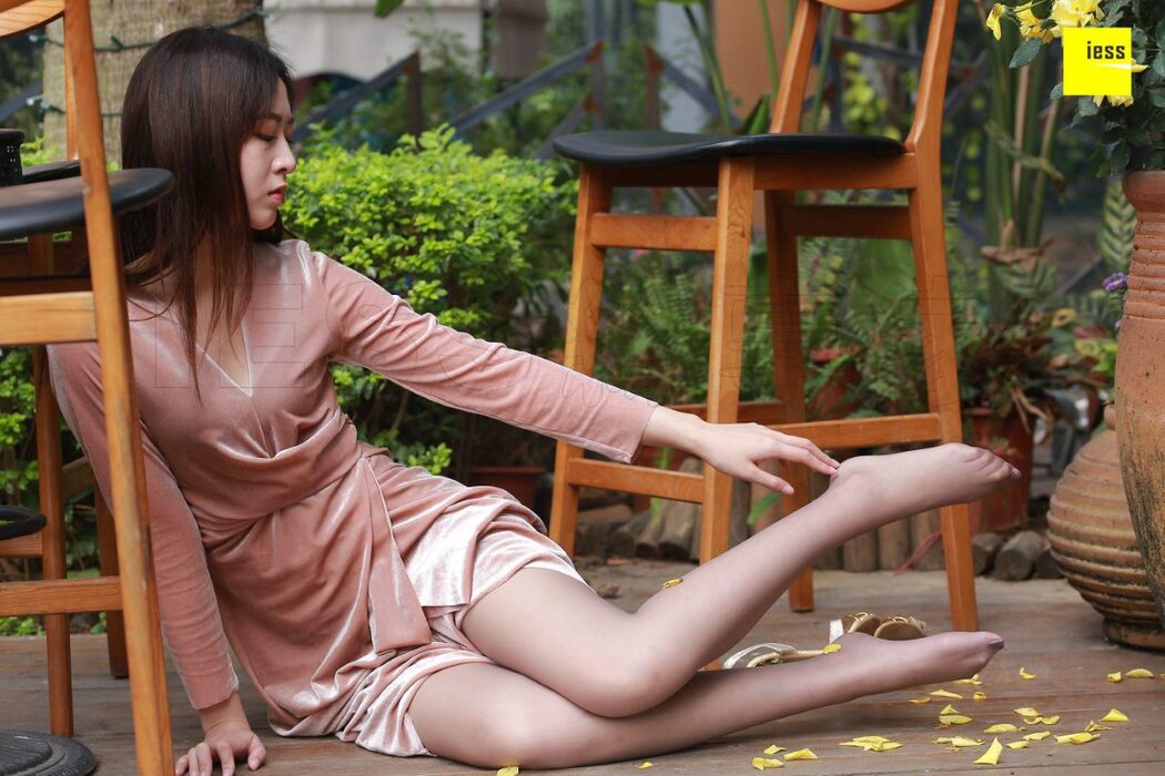 IESS异思趣向 SXJ.218 Zi Zi