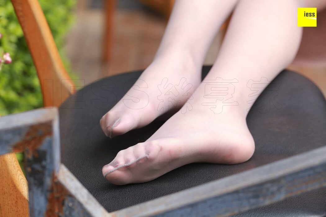 IESS异思趣向 SXJ.218 Zi Zi
