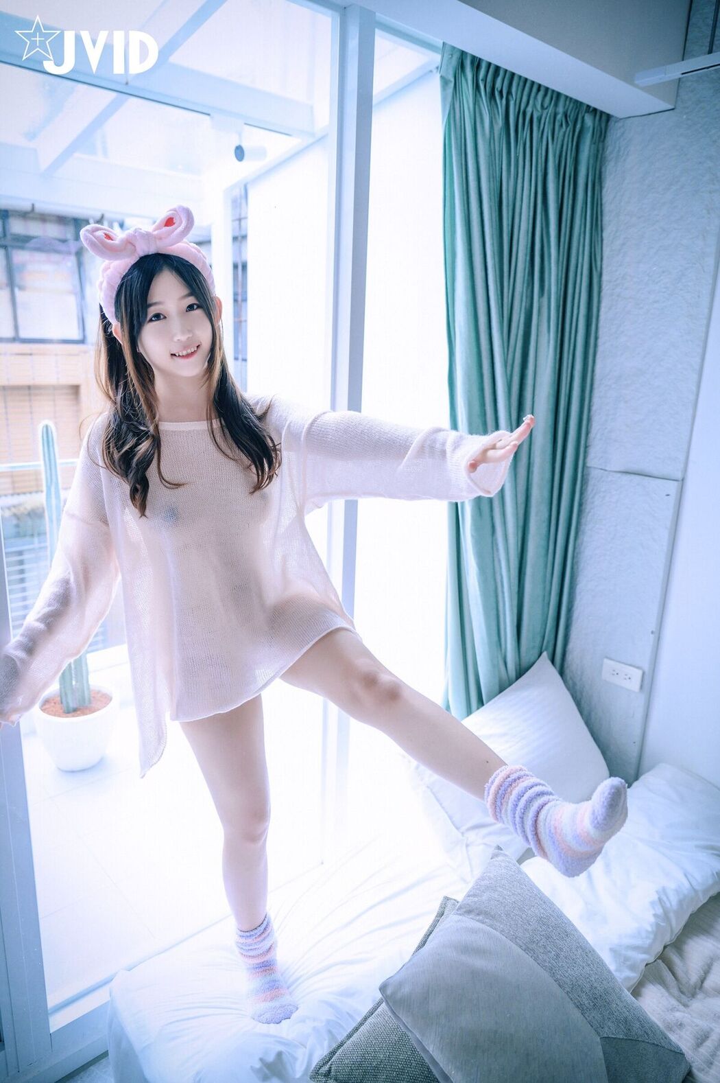 JVID Rou Bao Mini 肉包Mini &#8211; 邻家清纯可爱美少女mini肉包尺度大升级首次开腿粉嫩鲍鱼曝光稀有独家值得收藏 Part1