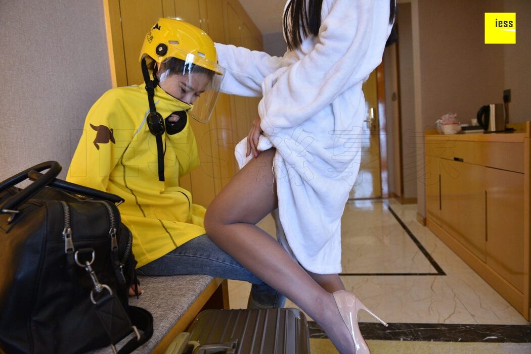 IESS异思趣向 SXJ.T016 DJ Xiao Qi