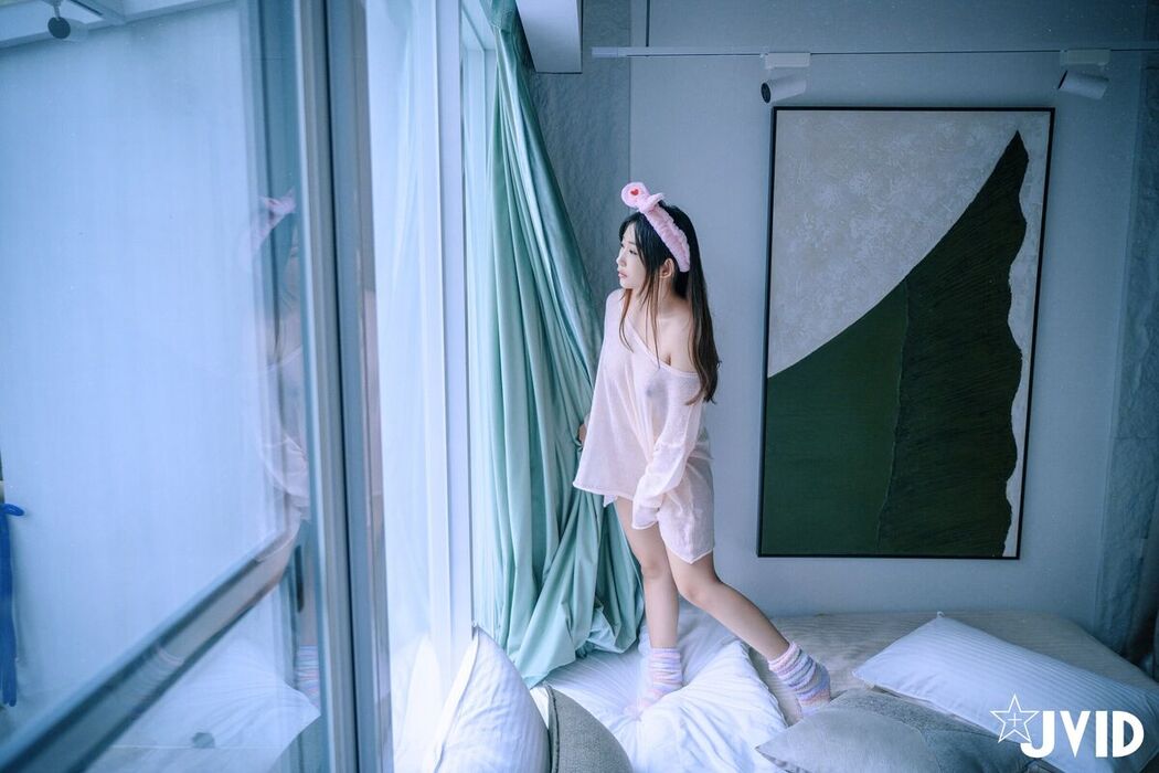 JVID Rou Bao Mini 肉包Mini &#8211; 邻家清纯可爱美少女mini肉包尺度大升级首次开腿粉嫩鲍鱼曝光稀有独家值得收藏 Part1