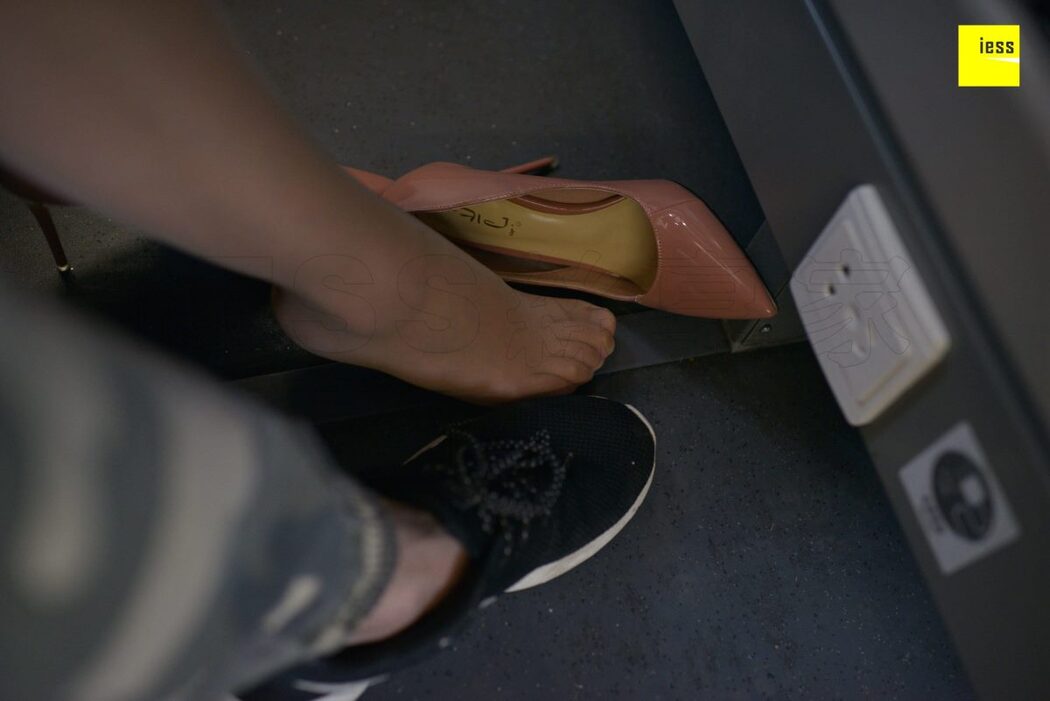 IESS异思趣向 SXJ.T013 Qiu Qiu