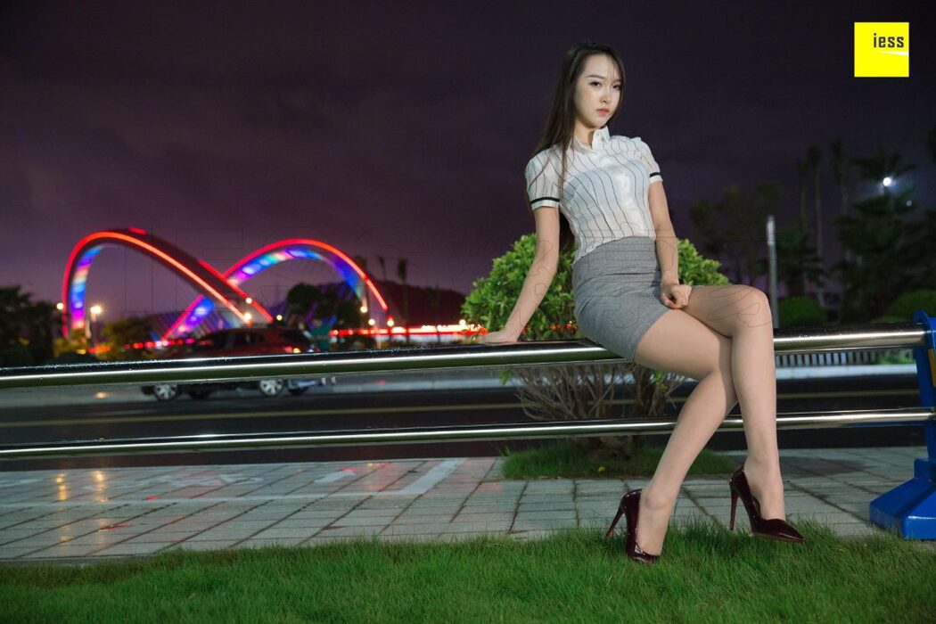 IESS异思趣向 SXJ.T030 Yun Yun