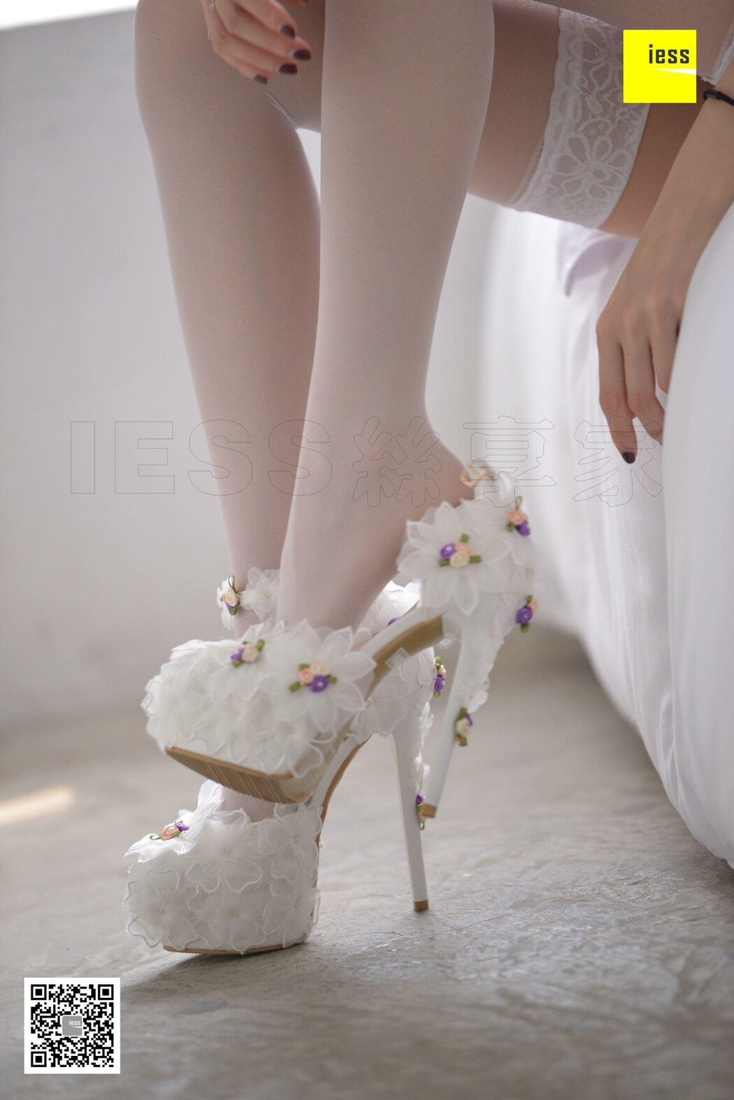 IESS异思趣向 SXJ.T011 Jia Ye