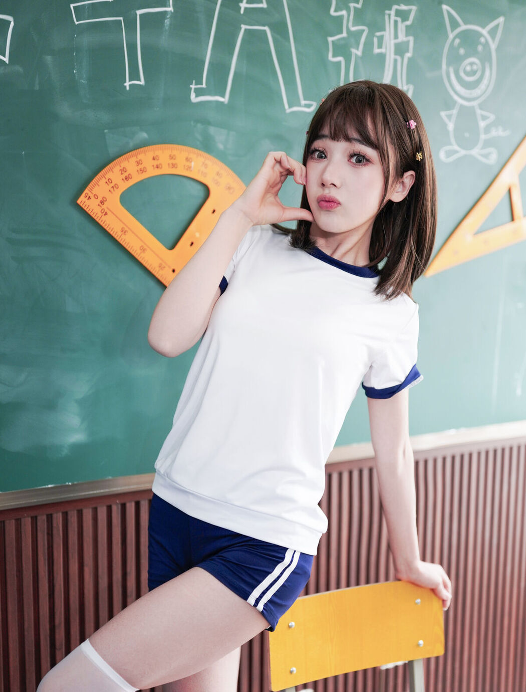 YiTuYu艺图语 Vol.6812 Zhi Shi