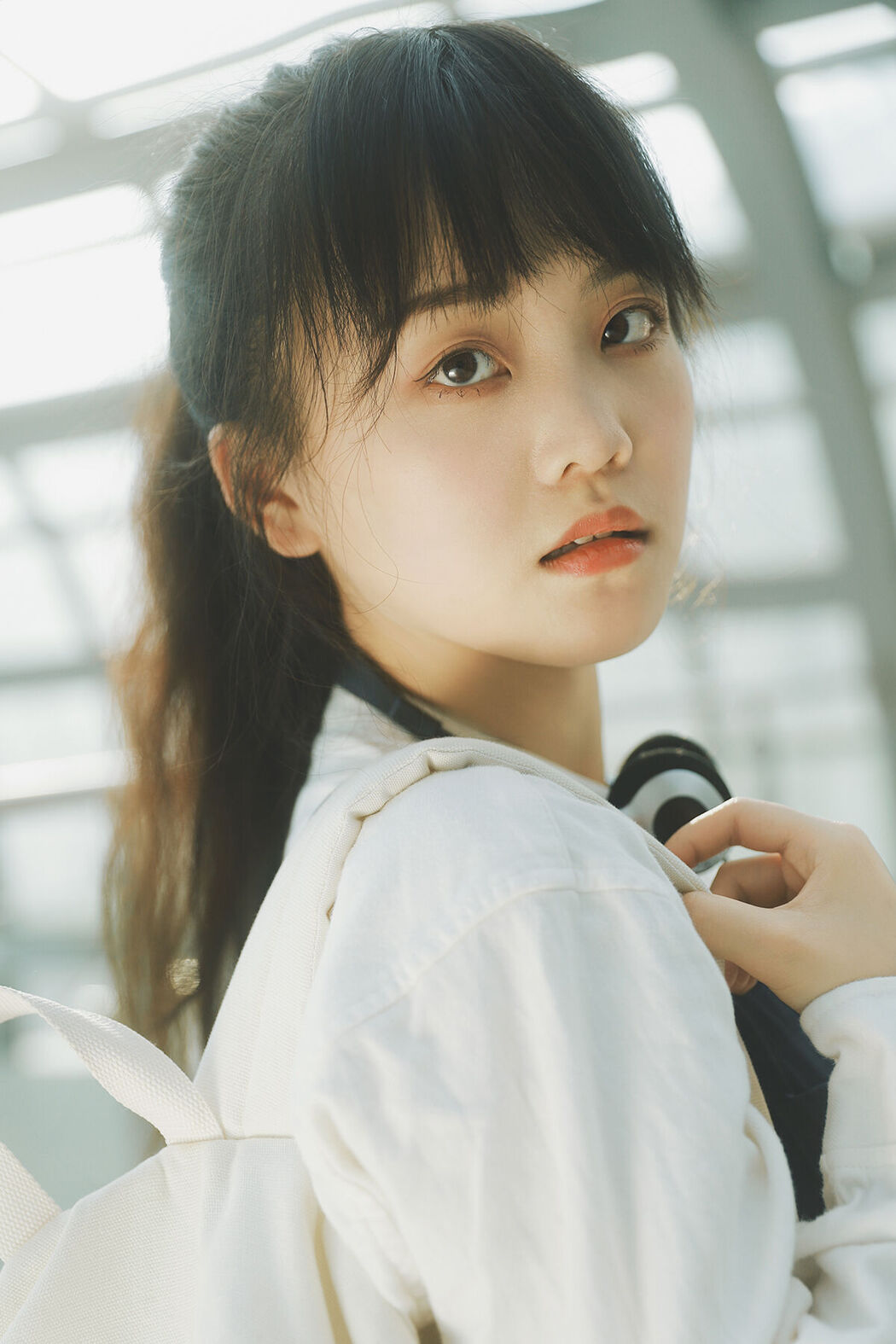 YiTuYu艺图语 Vol.6823 Dang Ran Ran Ran Cover Photo
