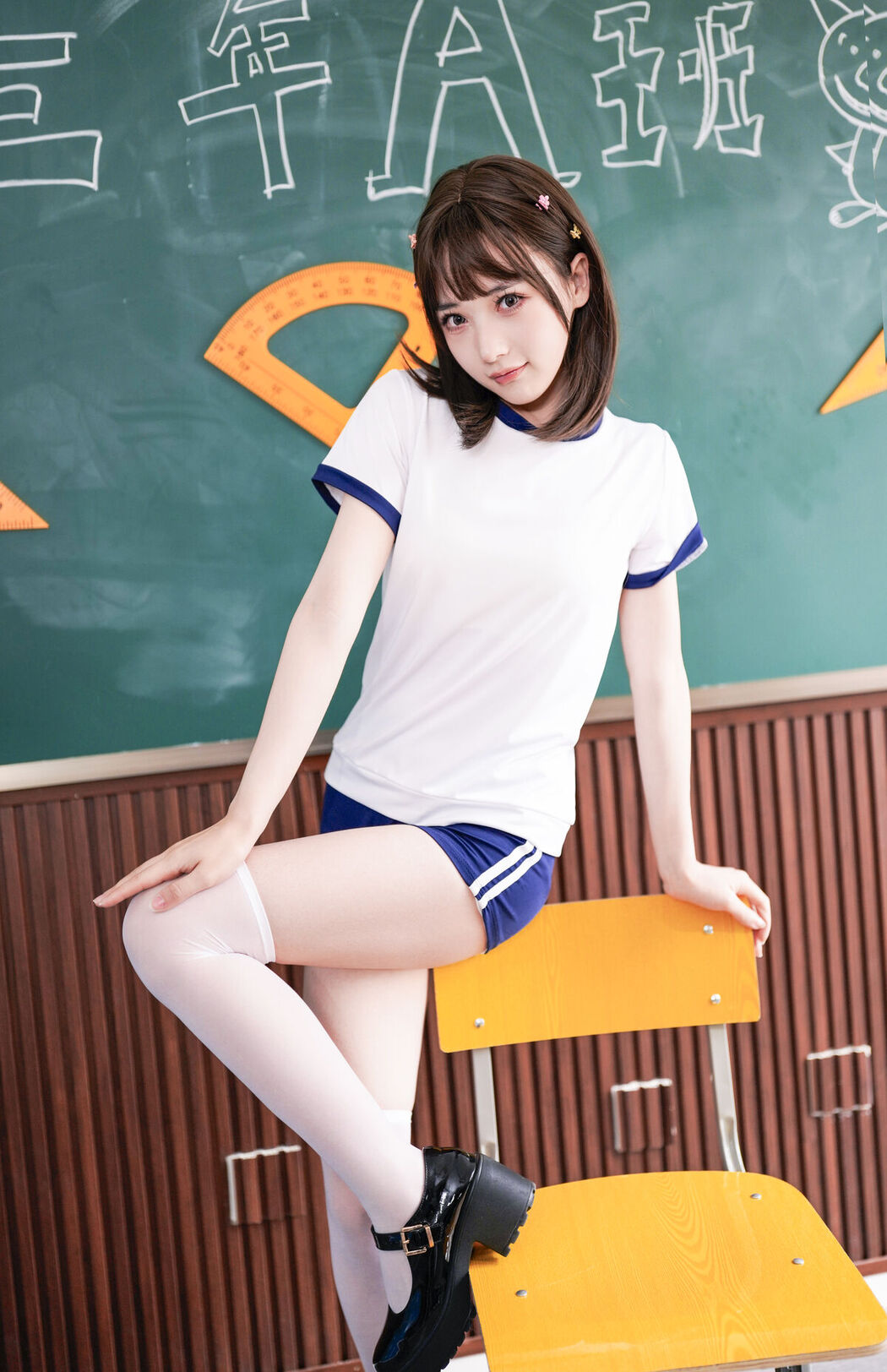YiTuYu艺图语 Vol.6812 Zhi Shi