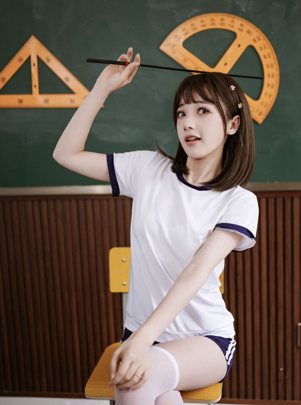 YiTuYu艺图语 Vol.6812 Zhi Shi