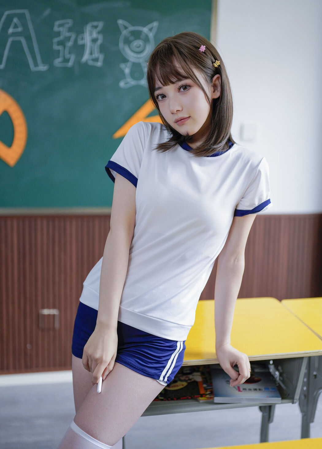 YiTuYu艺图语 Vol.6812 Zhi Shi
