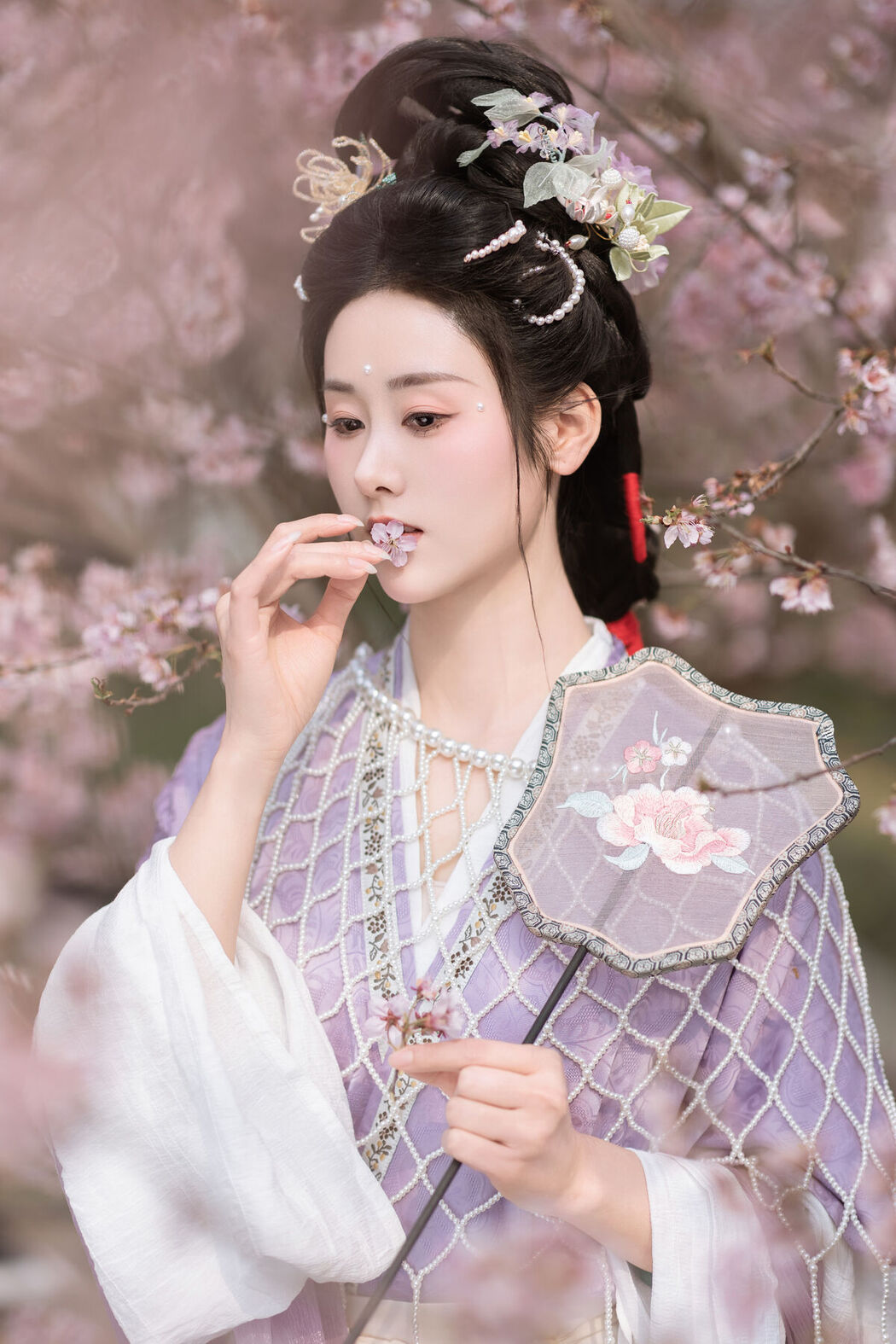 YiTuYu艺图语 Vol.6800 Ren Jian Yue-su Chen